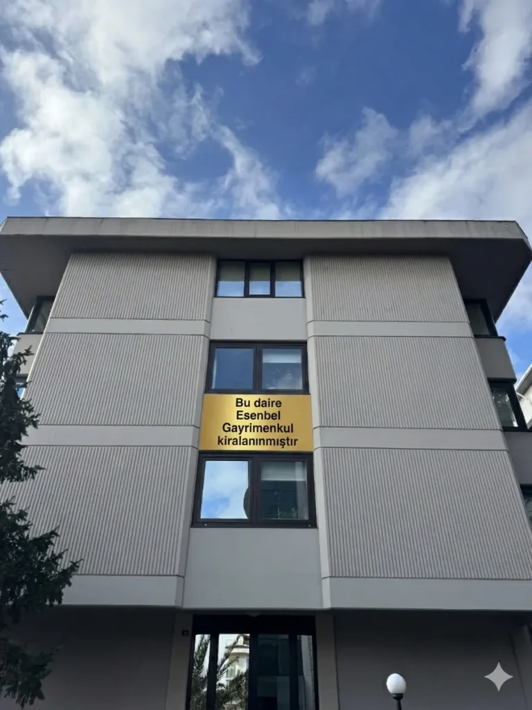 Altunizade Erzurum Sitesi'ndeki 1+1 50 m²lik dairemizi yeni evli çiftimize kiraladık.